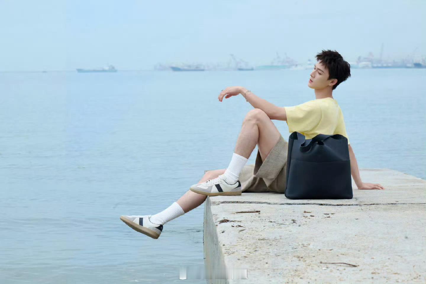 李昀锐巴黎时装周预热照片来咯 ​​​