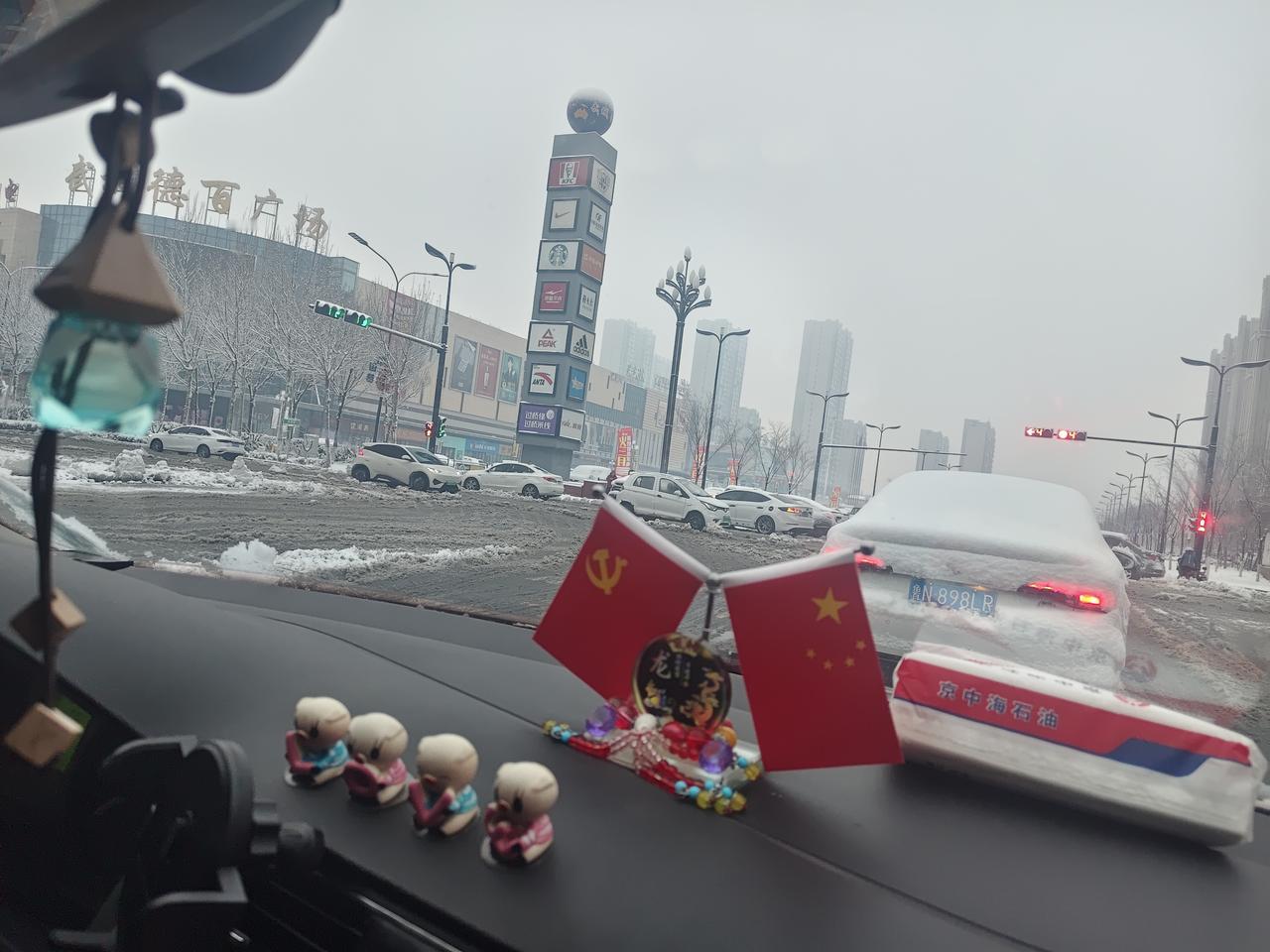 老爹打来电话，有些沮丧，说公益岗可能干不了了。
村里规定超过六十五岁就不能做公益
