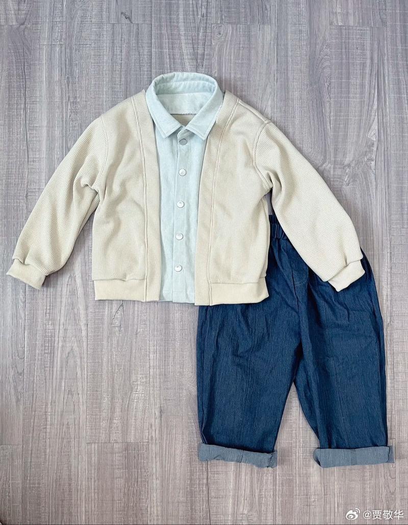 刚才老家邻居问我，最近石油涨价了，为什么衣服涨价了？我说现在布料的原材料就是原油