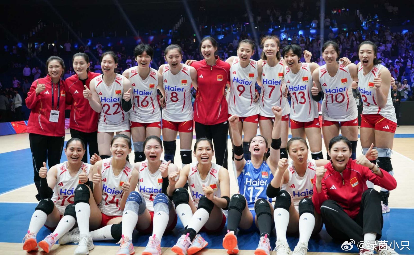 中国女排苦战5局不敌意大利 苦战五局惜败！中国女排2-3不敌意大利，先抑后扬连扳
