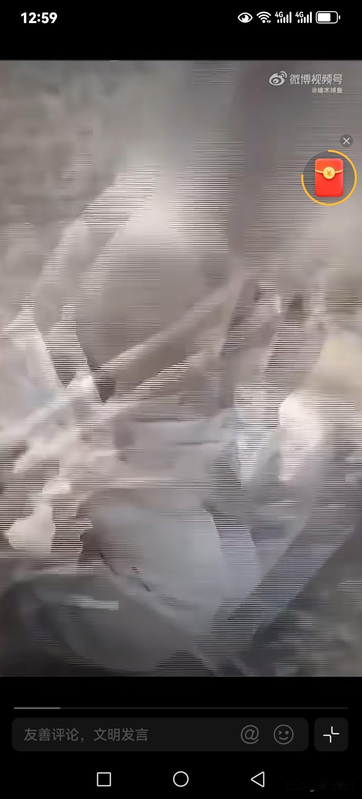 今日，一段视频在印度舆论场掀起轩然大波。视频中，一名印度女警官在执法过程中，竟被