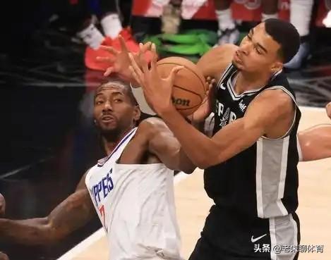 马刺队最不想看到的事情，还是发生了！
本赛季，马刺队目前以48胜18负的战绩高居