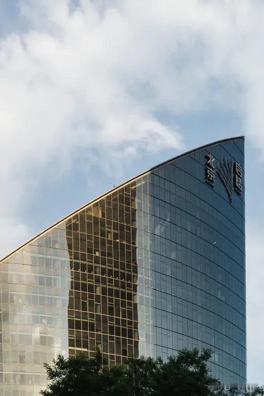 12月27日这场北控和辽宁的比赛太刺激了！开场辽宁队付豪火力超猛，单节15分，带