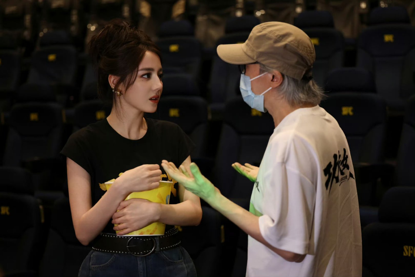 曝鹿晗迪丽热巴没谈过用你曝 本来就没谈过 大美女独美 来看迪丽热巴《功夫女足》 