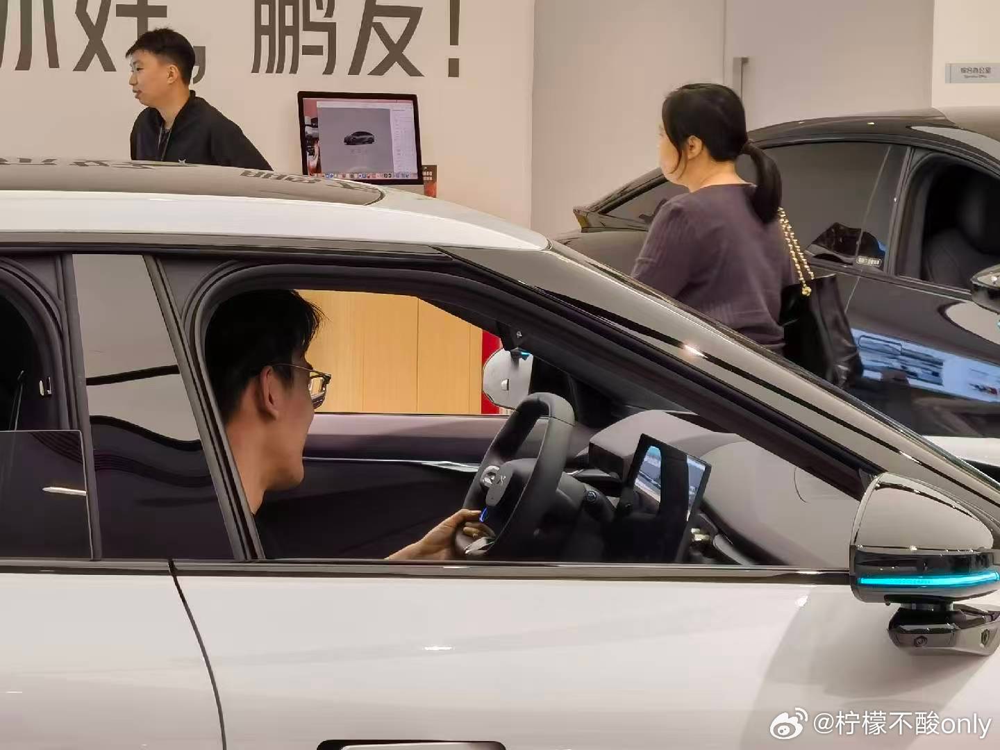 第二代VLA还是有市场号召力的，发布以后，二手车涨价了，门店排队了。Ultra车