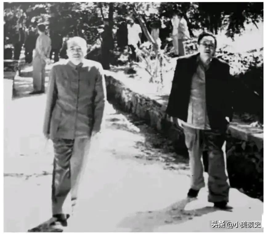 1959年庐山会议后，李锐和田家英等四个人，沿山漫步，半天也没有一个人讲一句话。