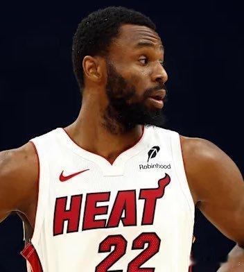 Evan Sidery：热火目前继续在兜售维金斯，热火希望用维金斯换回一个首轮签