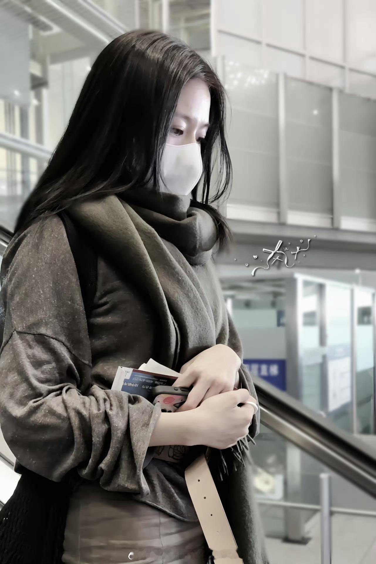李兰迪出发厦门机场路透准备进组《海岛舒服日志》啦！！黑发白月光回国既视感[羞嗒嗒