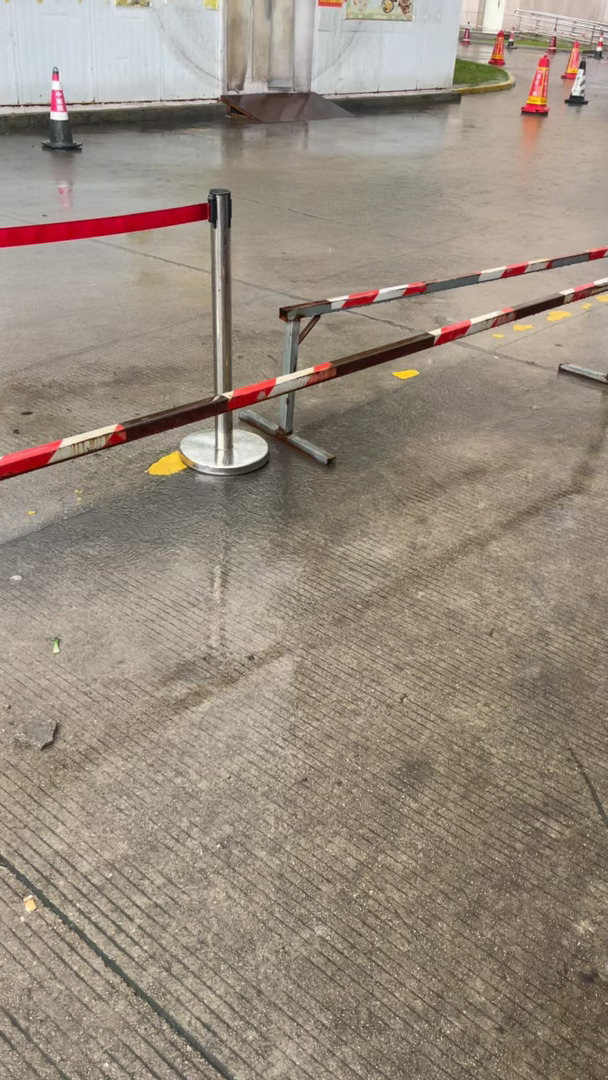 买个早餐雨这么大，是想怎样