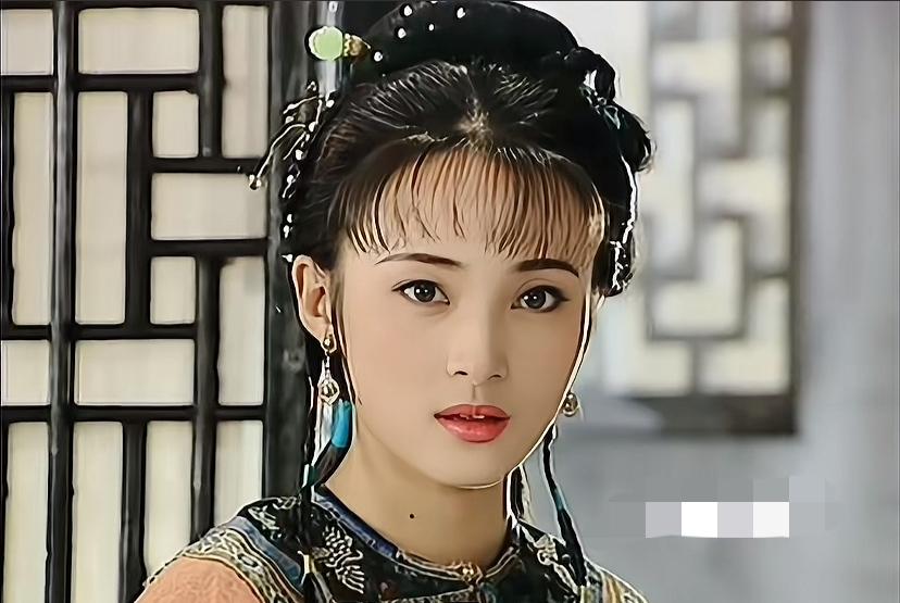 以前的女演员漂亮又有辨识度。
哪怕是穿一样的衣服，做一样的造型。
也能一眼分得清