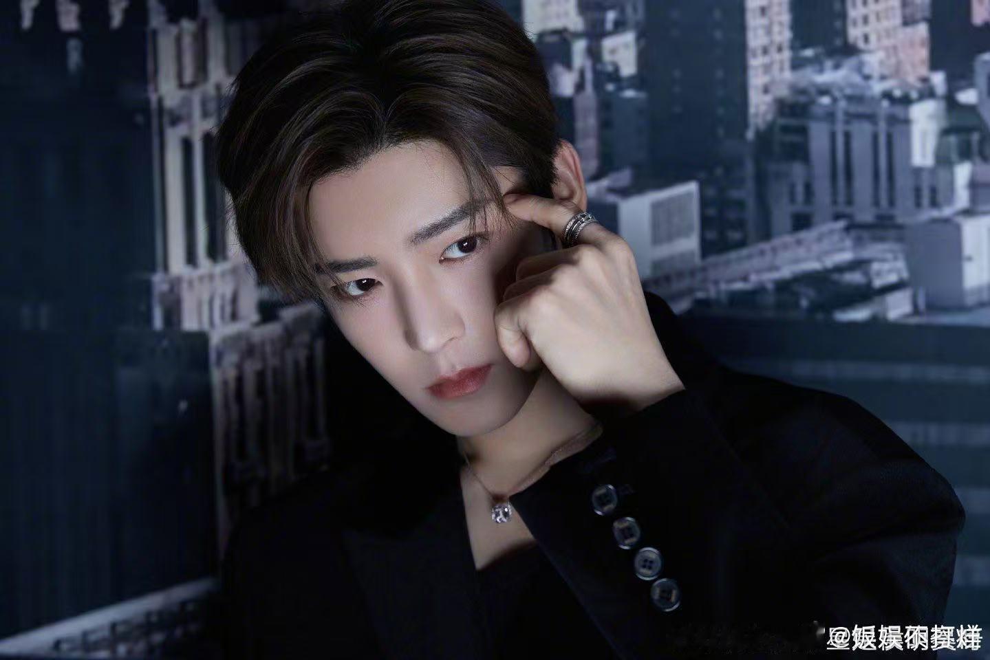 侯明昊去哪了 论躲猫猫我只服侯明昊！满场人找他愣是没影，这波操作属实把大家拿捏了