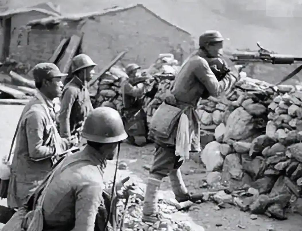 1947年，陈毅下令护送2500干部南返，副司令员却以妻女生病为由请假回家，半个