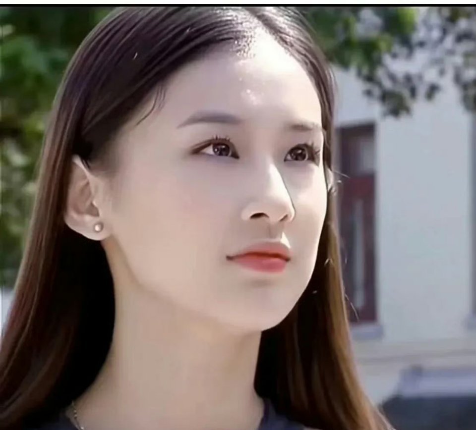 黄圣依如果从来没有跟杨子在一起，那么现在会怎么样？很大概率，她现在在娱乐圈的地位