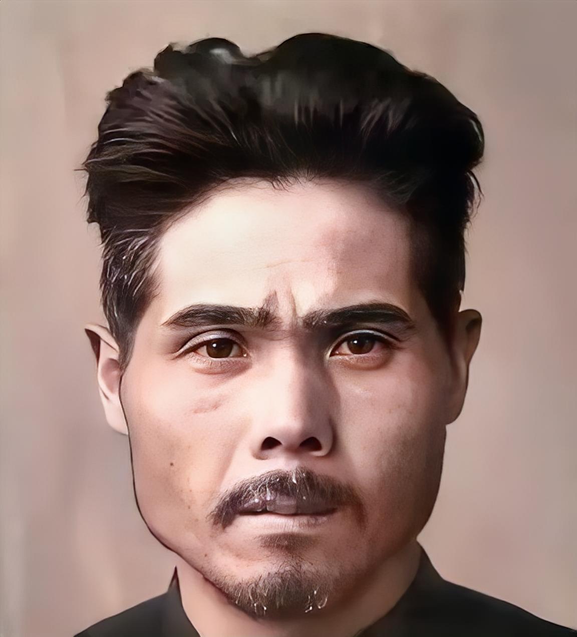 1943年松井曹长用木棒捅进妇女的下身，见妇女痛苦惨叫，大谷上等兵说：“短了，还
