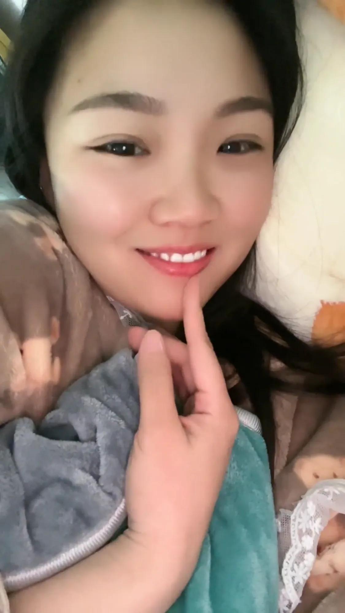 真正的爱，不是一时的好感，而是明知道没结果，还要继续下去的冲动。
我知道遇见你不