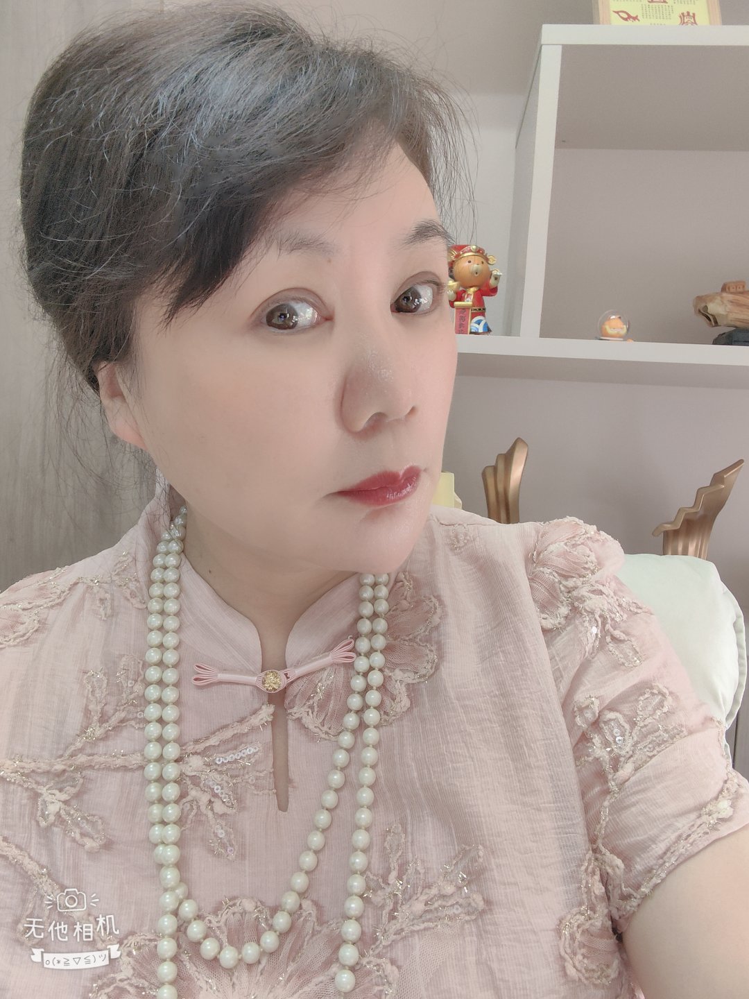 老阿姨的头发又恢复了 