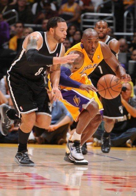 【德安东尼首秀湖人主场95-90力克篮网！】北京时间2012年11月21日，NB