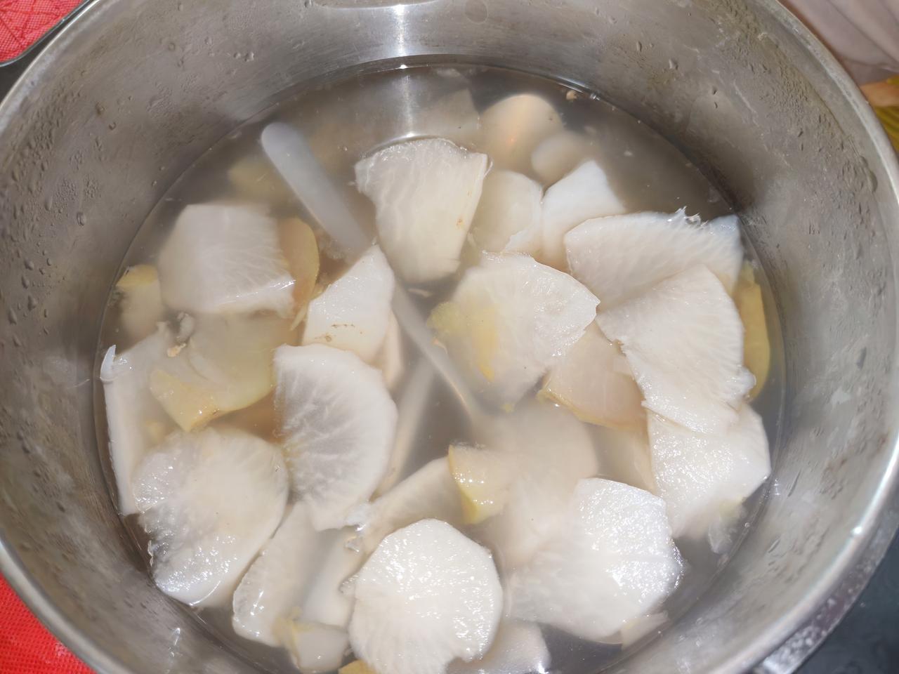 我好像找到老伴夜尿多的原因了！

每天吃完早饭，我都会给三先生用三个苹果一个白萝