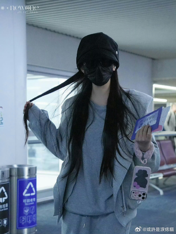 孔雪儿 俞浅浅你终于自由了看完孔雪儿的告别文案直接破防，俞浅浅从穿越到古代的酒楼