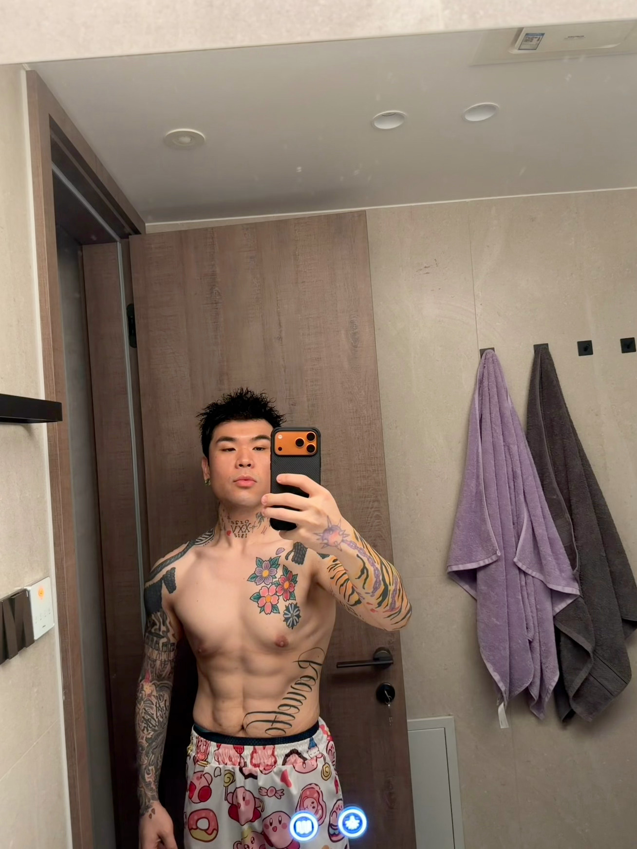 励志！KnowKnow再秀肌肉：我觉得如果我可以，你也一定可以，其实底子差无所谓
