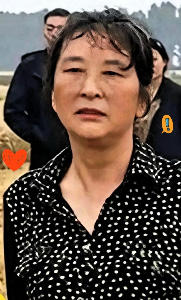 真是开了眼了！
这几天网上居然冒出一种论调，说那个“割四赔五”的大妈，反倒成了本