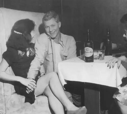 1946年，美军为了进行一项秘密研究，竟然选择了数十名妓女作为实验对象，故意让她
