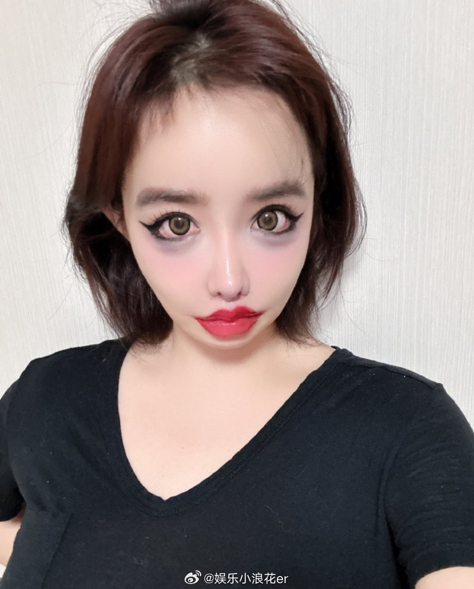 朴春ins最新自拍认不出朴春 朴春ins更新自拍，OMG姐姐这和妆容真的…… ​