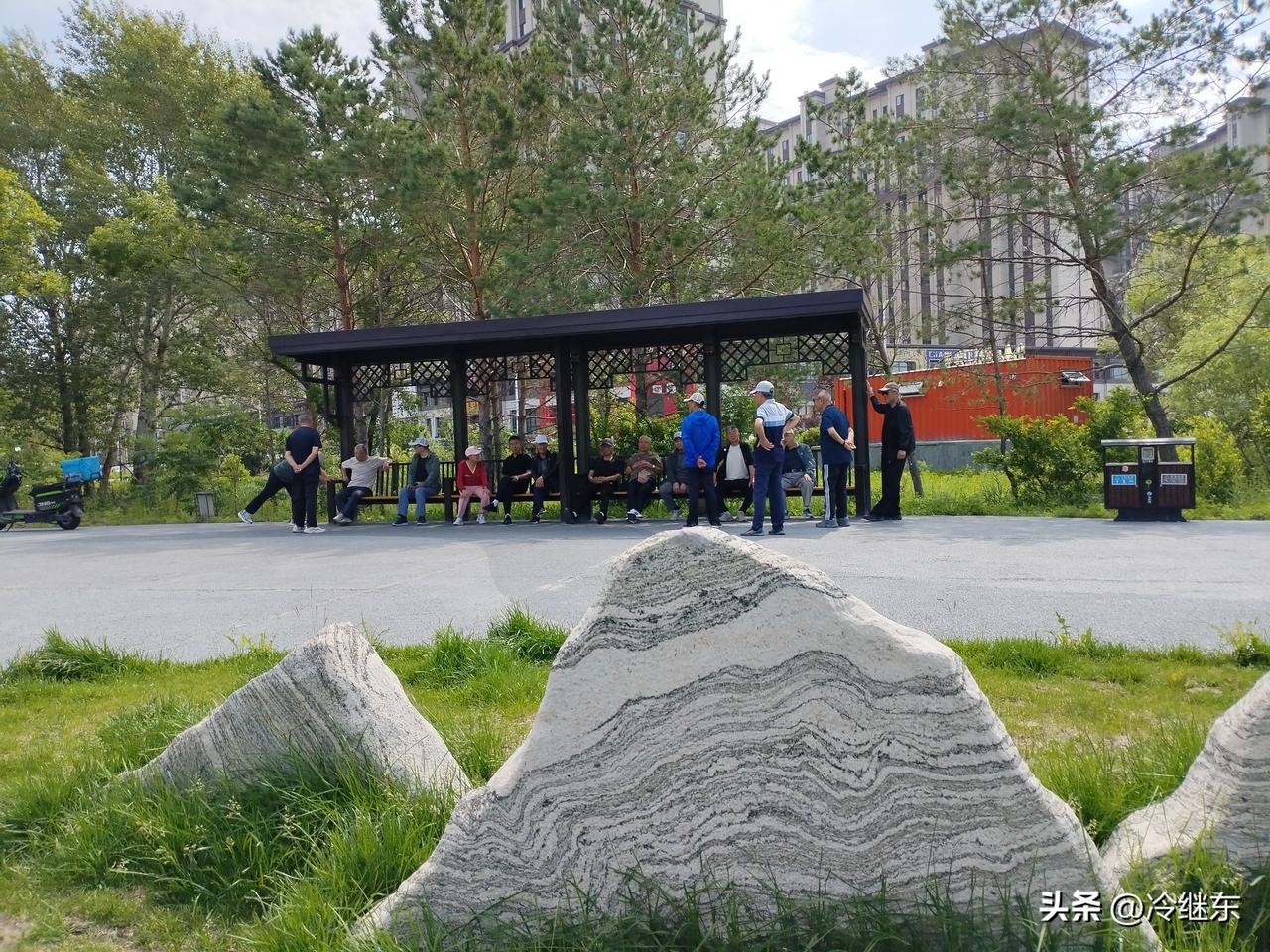 未来的AI会发展成什么样？作为现在的我们，只能是一种预测和展望。
   从好的方