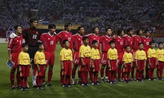 我印象最为深刻的世界杯，是2002年韩日世界杯，那也是世界杯首次由两个国家合办。