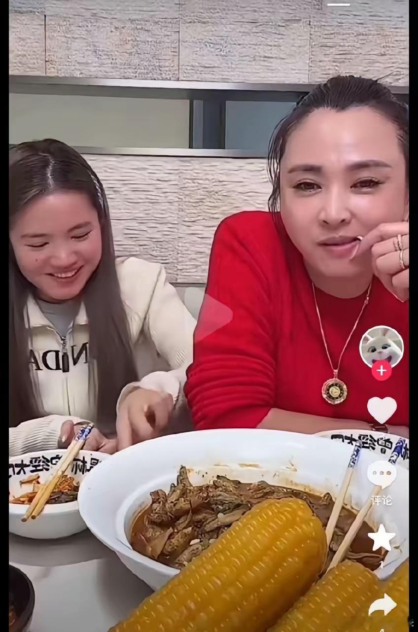 疑似晋妈朋友圈曝光，越熟悉的人越知道刀子往哪里捅啊，骂人家犯罪分子养的，没娘教。