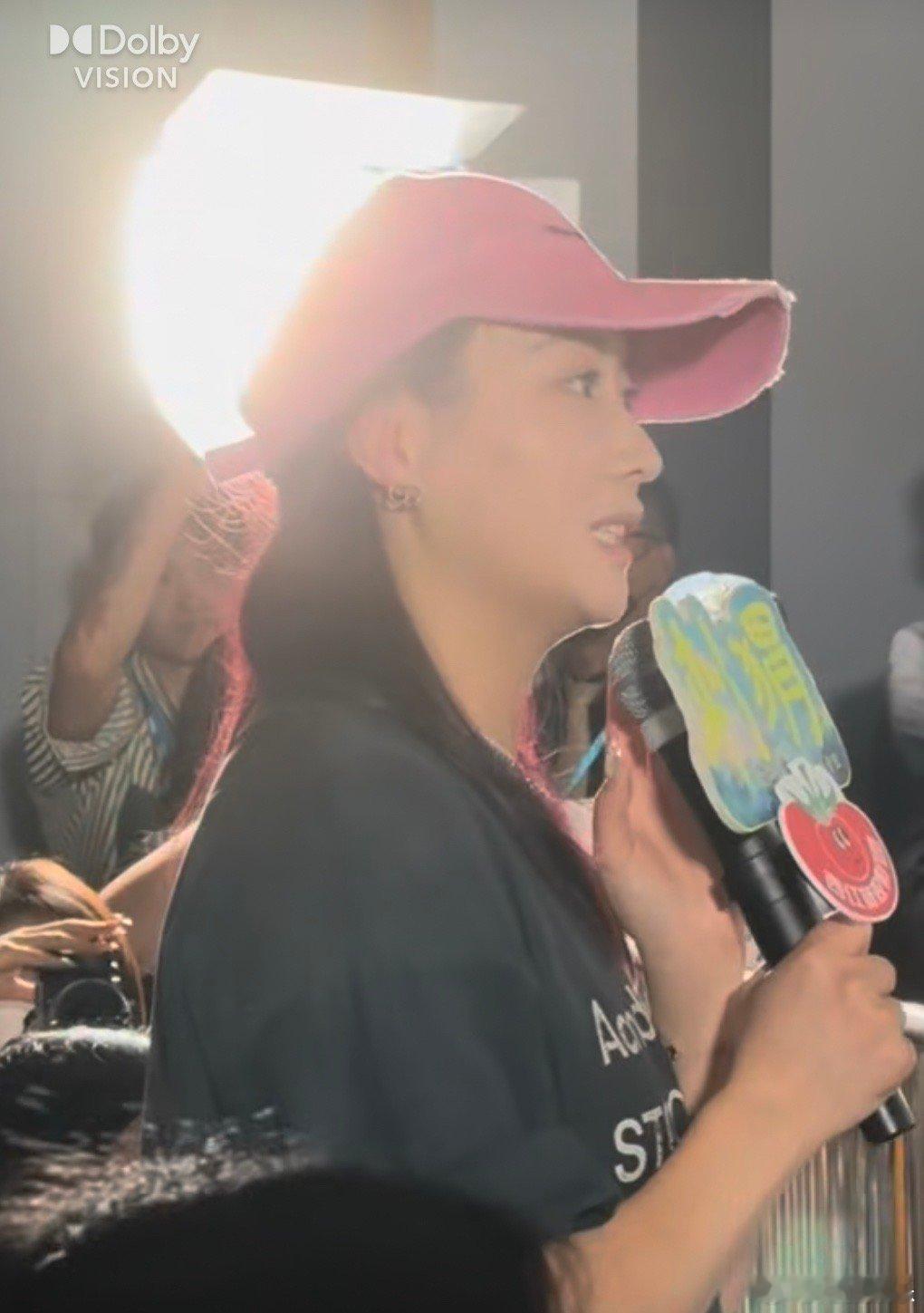 #黄雅琼去了王俊凯新片首映礼##黄雅琼王俊凯约球# 黄雅琼去了王俊凯新片《刺猬》