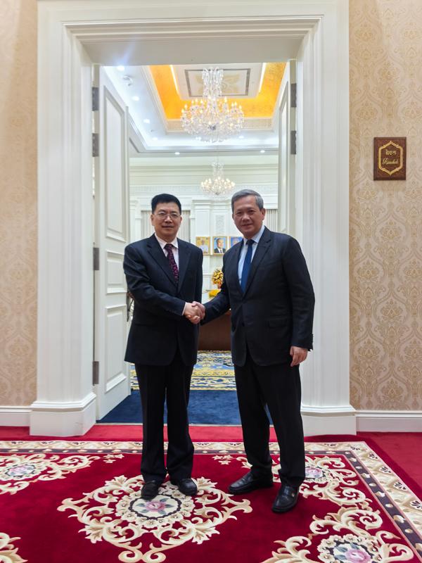 12月23号，外交部的官网公布了亚洲事务特使邓锡军赴柬埔寨和泰国穿梭调停的具体情