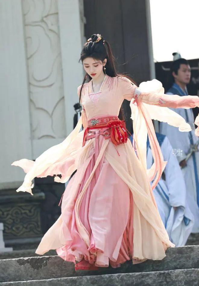 《仙剑奇侠传4》就要开播了？

剧听说过吧？鞠婧祎和陈哲远主演的，都是“仙剑系列