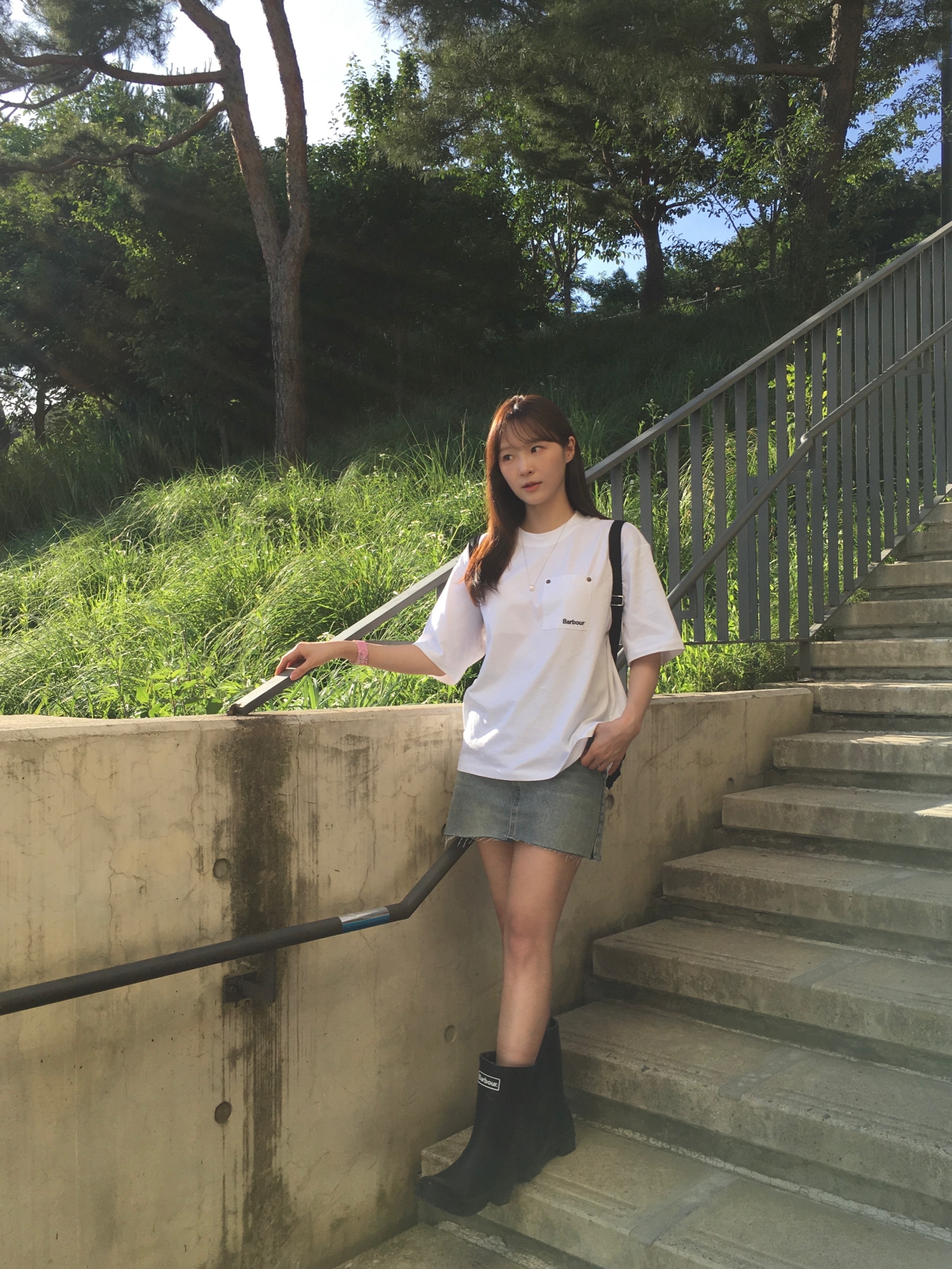 换乘恋爱3 书景ins更新：@ barbourshotkorea 