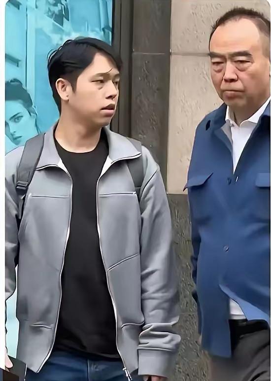 陈凯歌导演这个大儿子一点也不像他妈妈陈红。