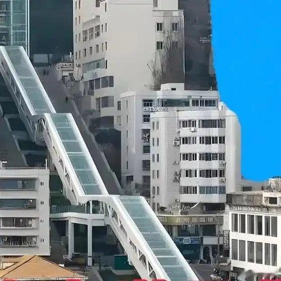 《毛宁向世界分享重庆巫山神女大扶梯，老外：太震撼了！》毛宁向世界分享重庆巫山神女