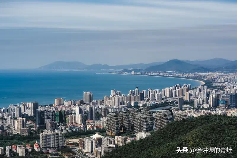 要说候鸟在海南哪个城市买房最好，资金允许的话，三亚确实是首选。三亚的气候那叫一个