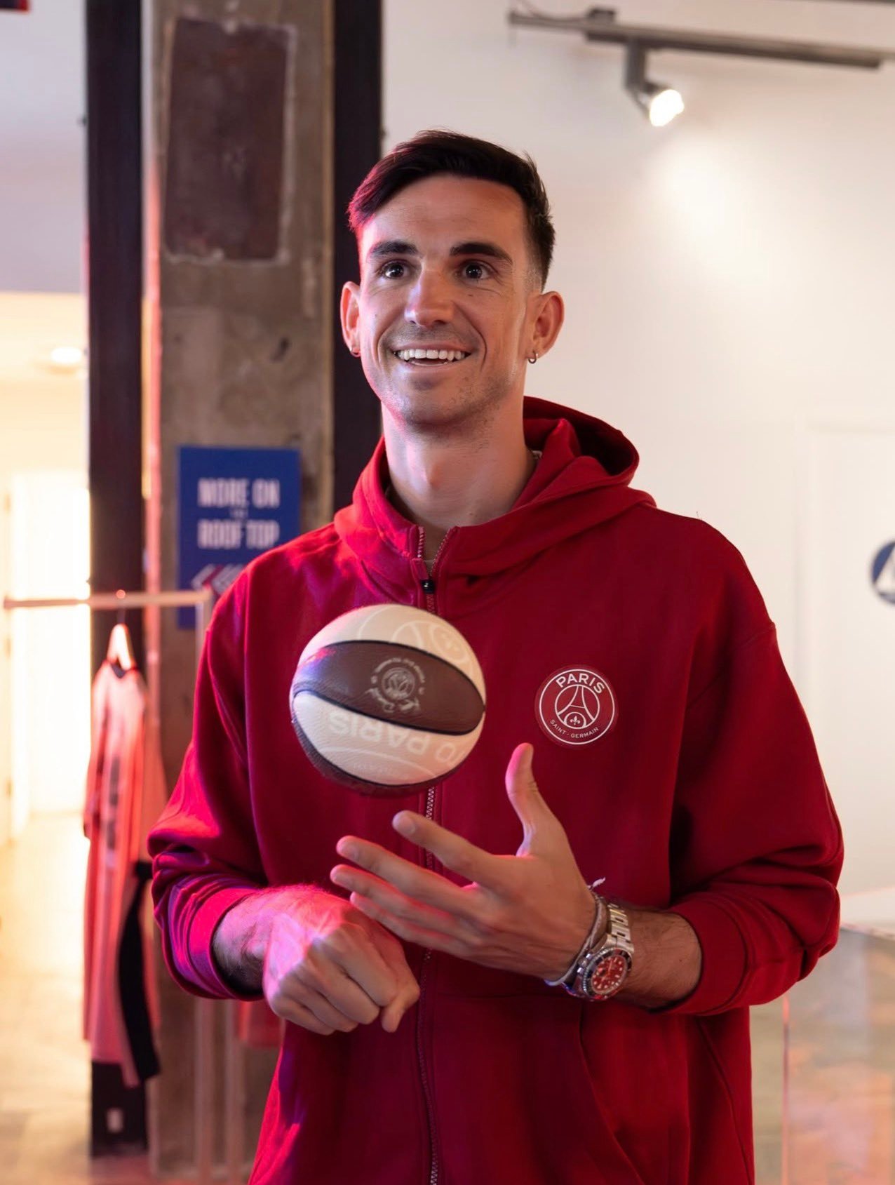 欧冠  法比安·鲁伊斯将在国际比赛日结束后恢复与球队合练。如果一切顺利，他有望在