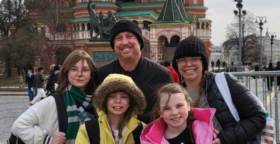 图文：俄罗斯正诱使外国男性与俄罗斯国防部签订合同以换取永久居留权。

俄罗斯正从