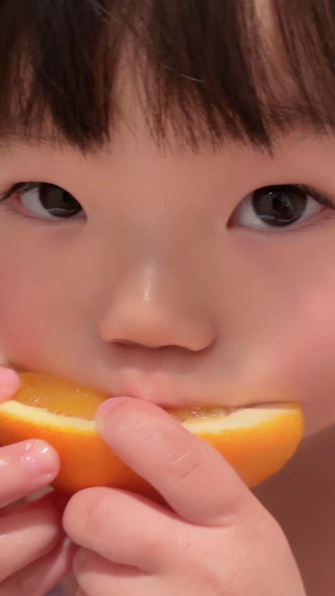 累吗，累，开心吗，很开心，所以啊，过程不重要，开心就好。软软糯糯的小可爱，睫毛长