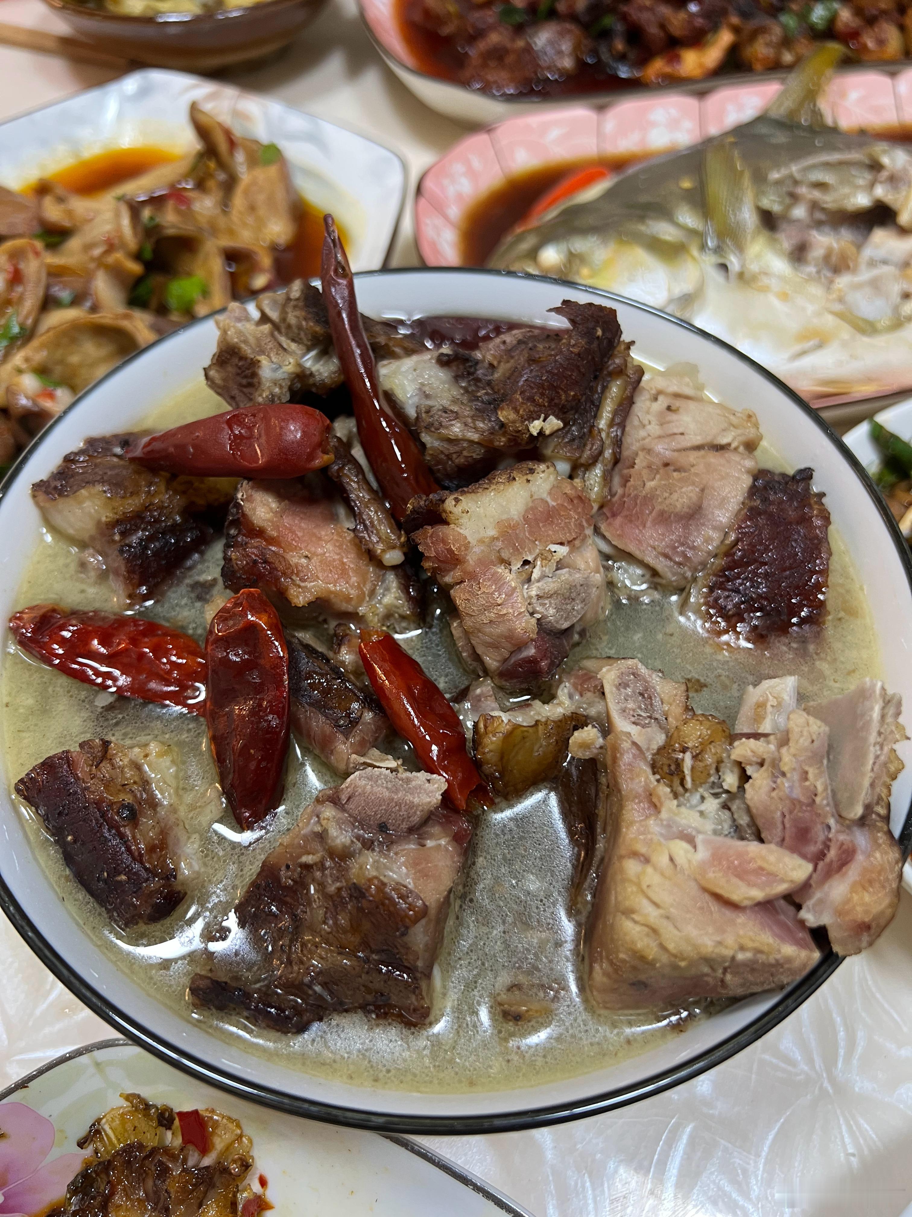 该吃吃该练练。 小君健身记