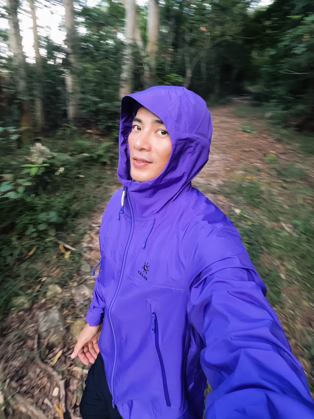 春天进山冲锋衣你们选硬壳还是软壳…