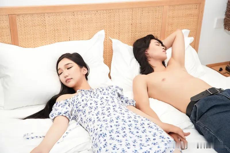 别再迷信什么“男女纯友谊只要坦荡就不用避嫌”了，成年人的异性交往根本不是靠良心维