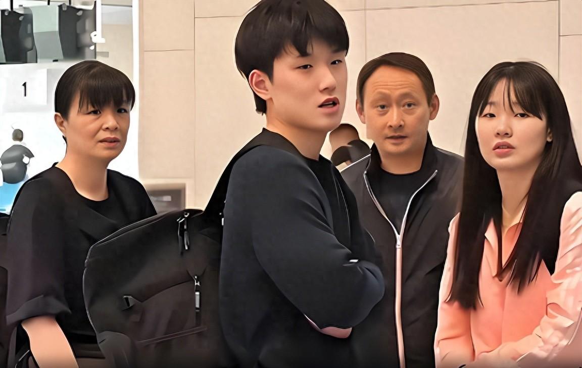张本宇估计肠子都悔青了！他后悔的不是离开四川去了日本，而是把张本兄妹带入日本乒乓