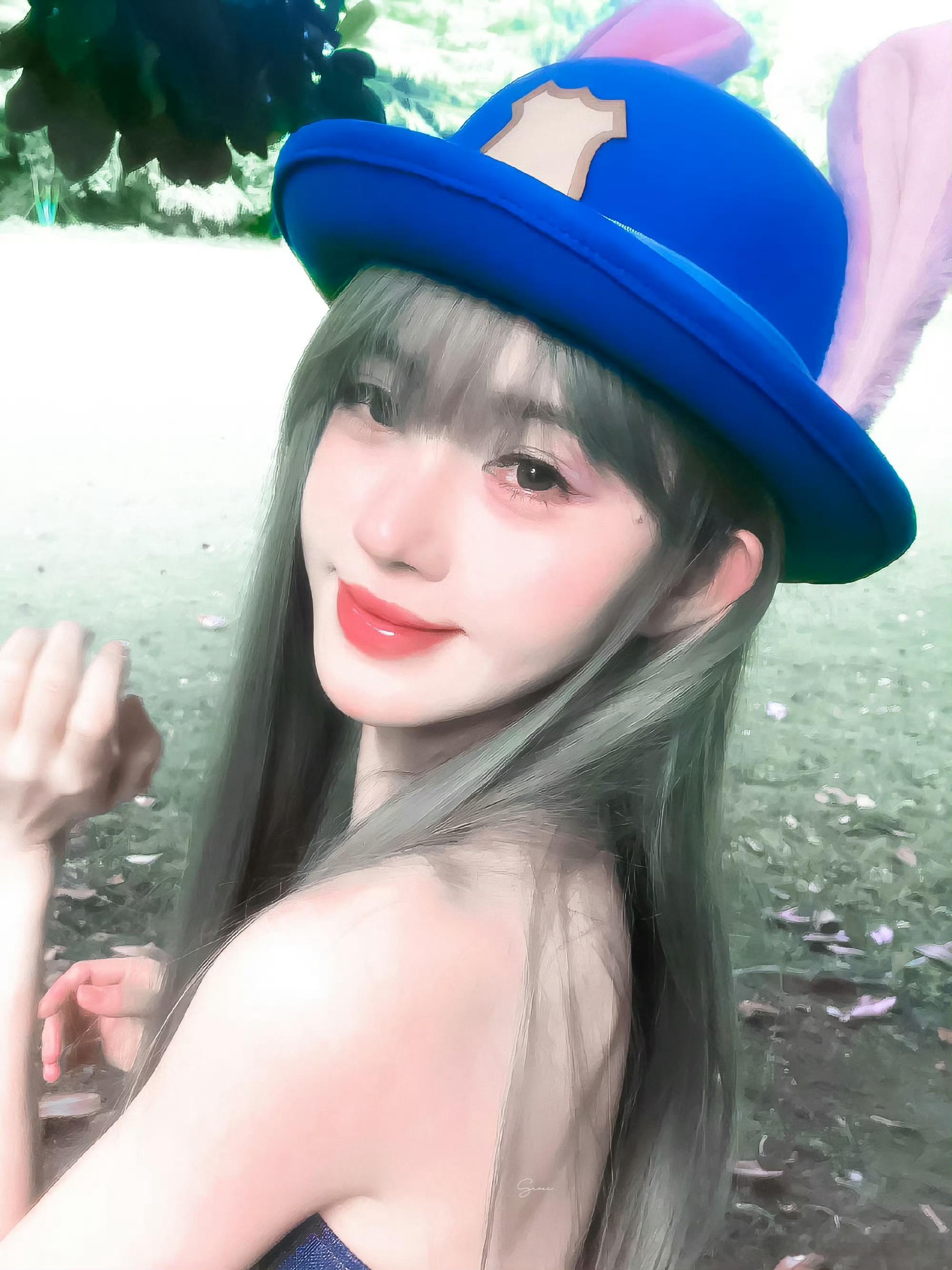 鞠婧祎鞠鞠警官 这么可爱又美的警官还是第一次见到[老师爱你][老师爱你]仔细一看