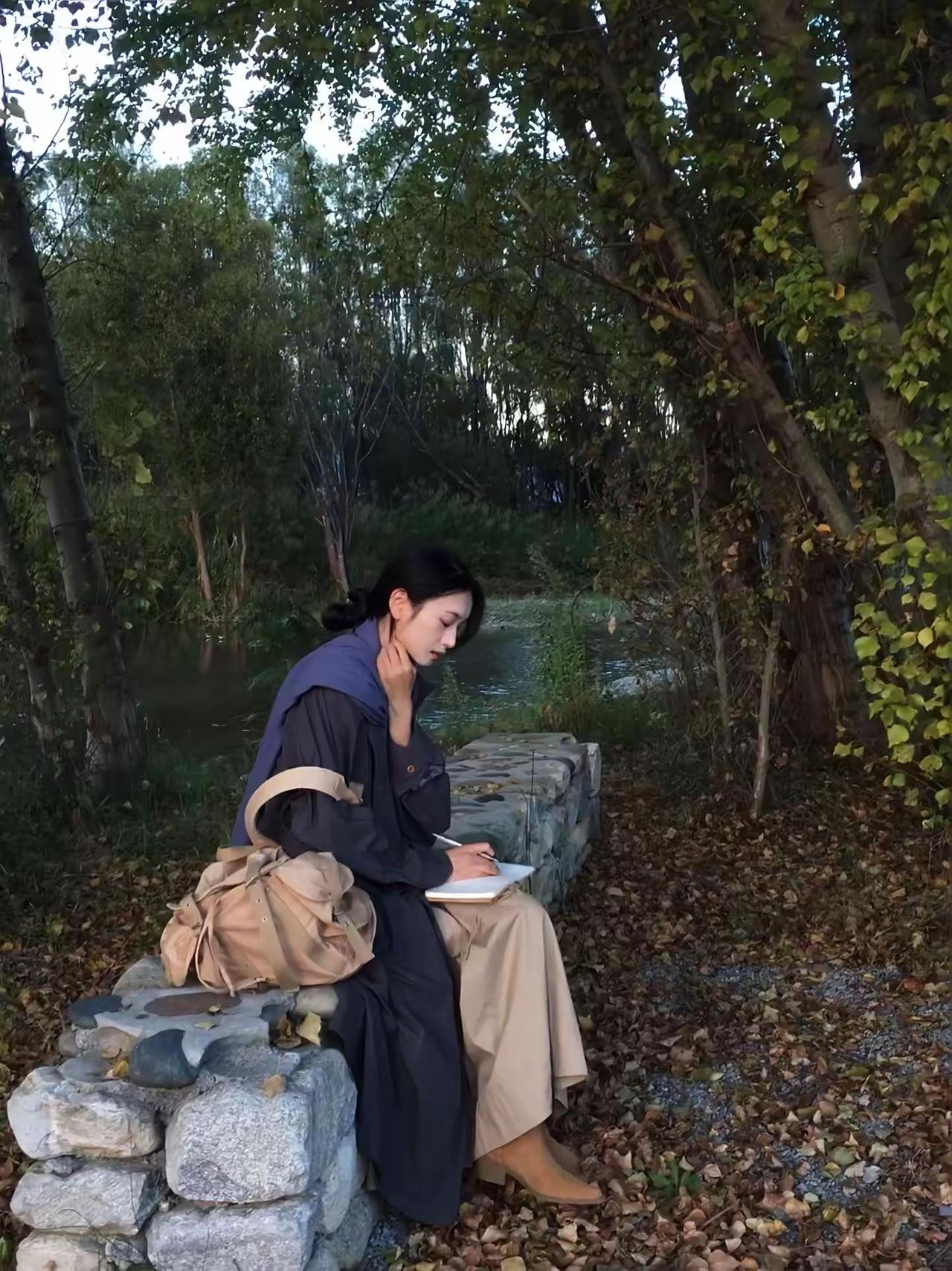分别总是在九月 翻遍相册找不到更适合这首歌的照片啦秋天 人来人往
