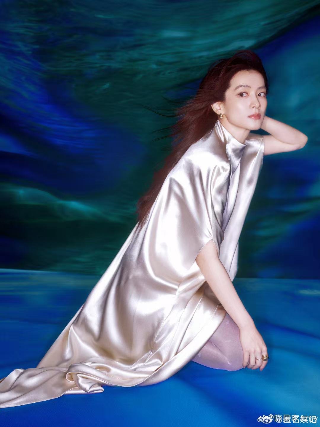 陈昊宇陈昊宇 此女还在进化浪姐总决赛别人舞台靠氛围撑，陈昊宇纯靠唱功碾压，高音吟