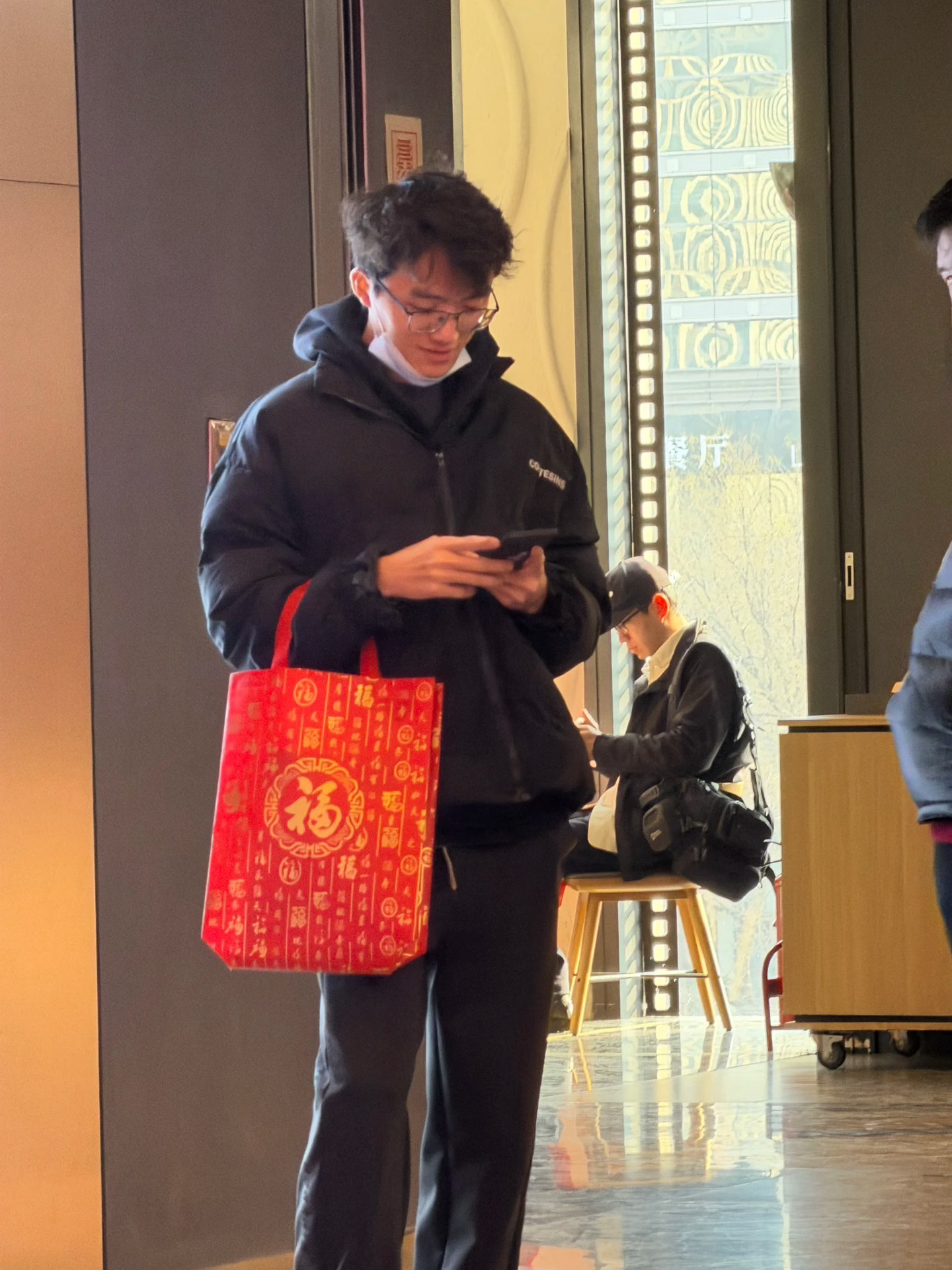 今日份的小纠缠。勾结黄牛倒卖签名 买齐回广州老家的火车硬座