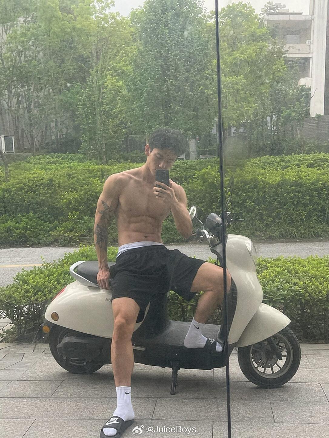 机车男孩 