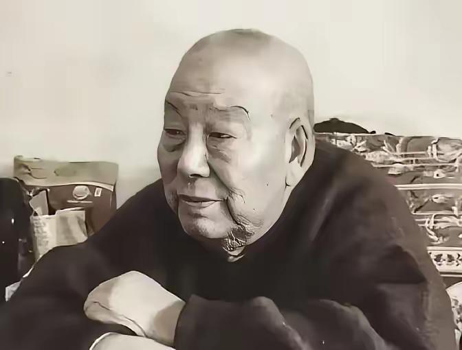 1951年5月，李奇微为了断志愿军后路，派出精锐187空降团，在志愿军后方空降1